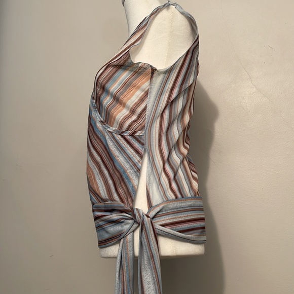 Younique Y2K sleeveless top, diagonal stripes size medium (23-111) - Picture 3 of 9